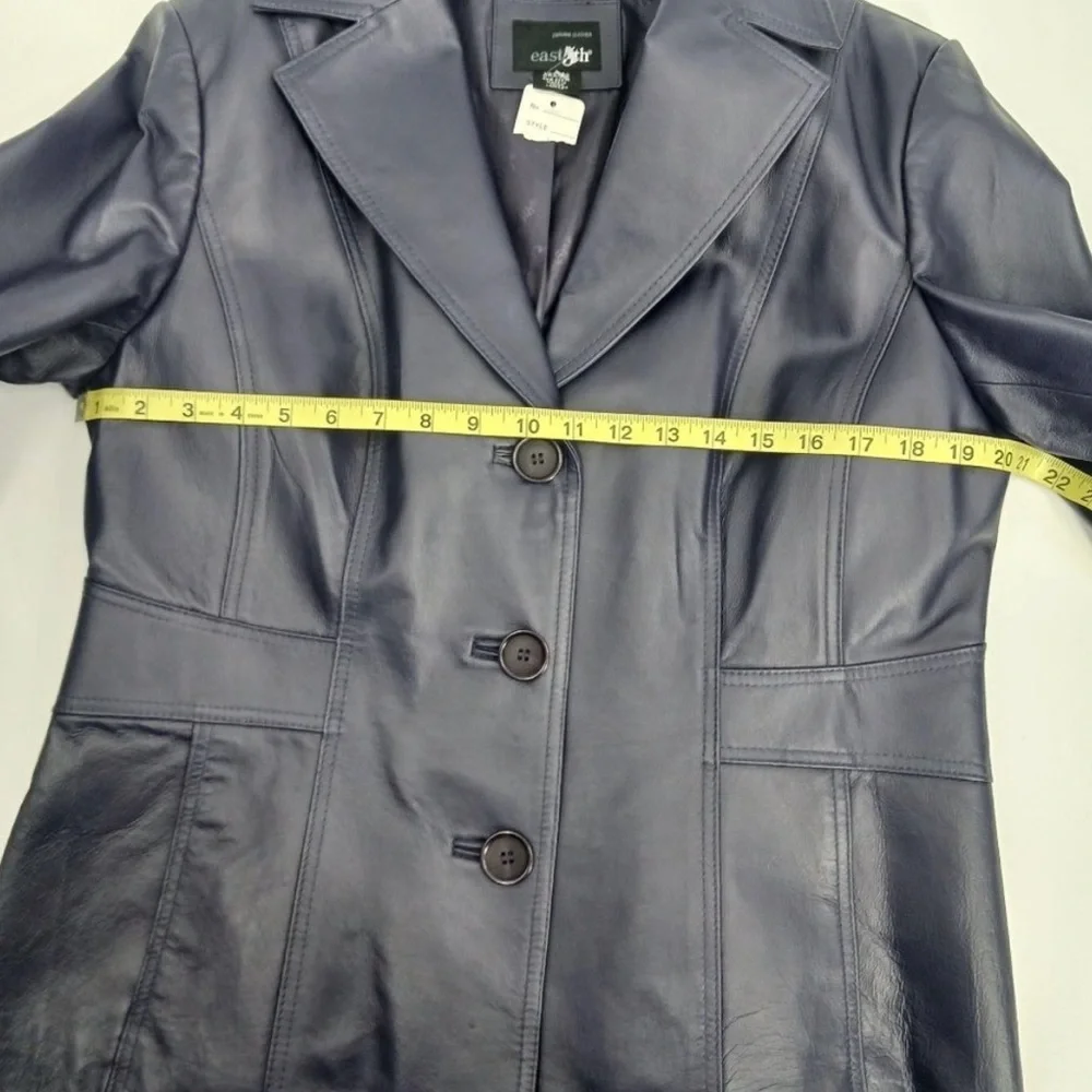 EAST 5TH WOMENS GENUINE LEATHER BLUE JACKET
SIZE LARGE - Picture 5 of 14